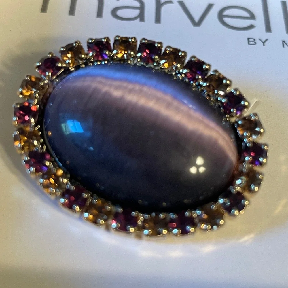 Marvella by Monet Purple Cats Eye Rhinestone Brooch Gold Tone Oval Pin New Box‎